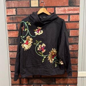Natoti Floral Embroidered Black Hoodie